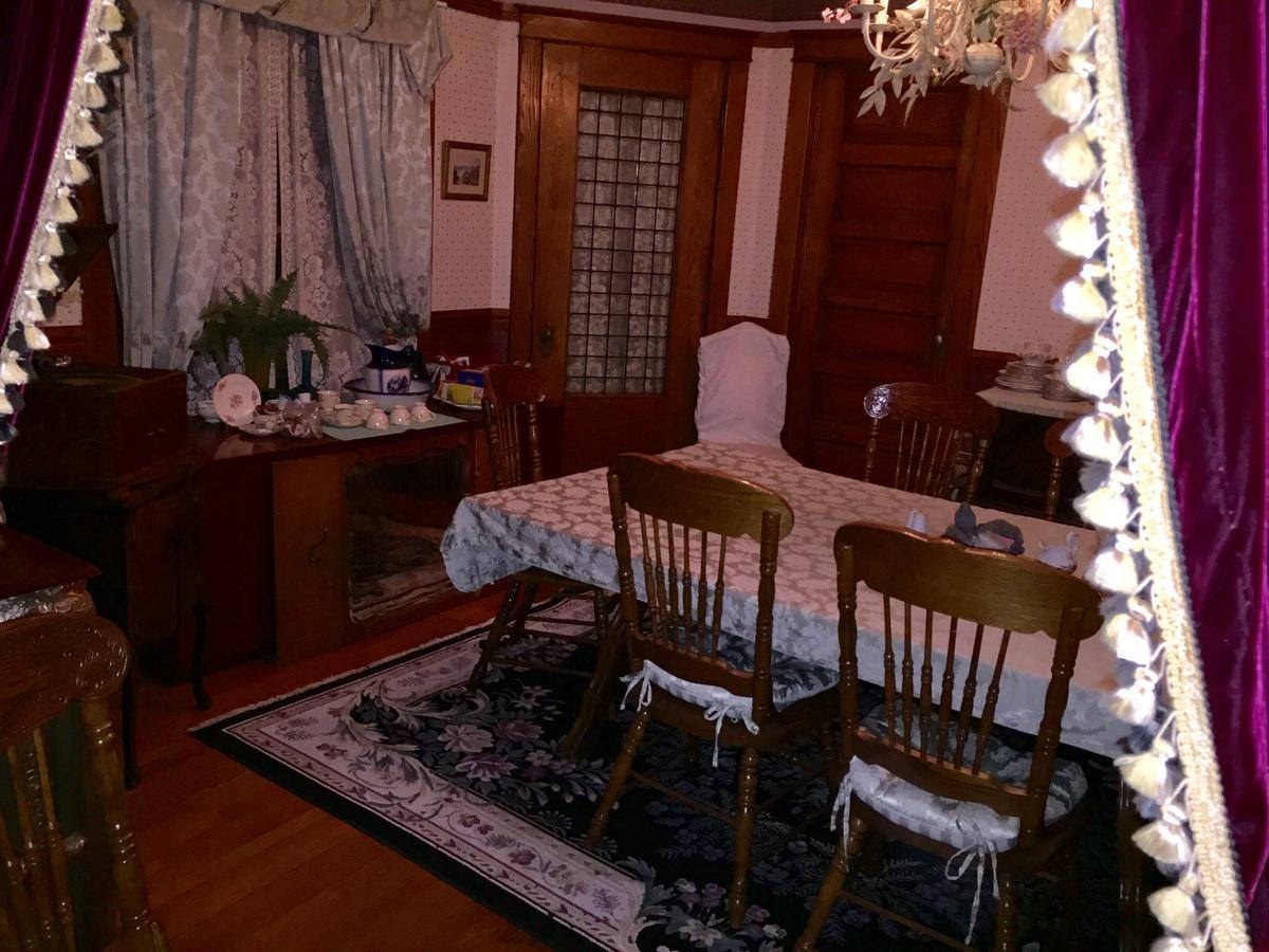Scarlett House Victorian B & B 斯维尔 外观 照片